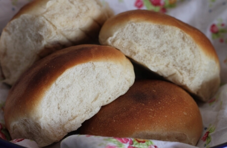 Bread rolls white soft nutritional information