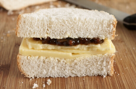 Cheese and pickle sandwich - takeaway nutritional information