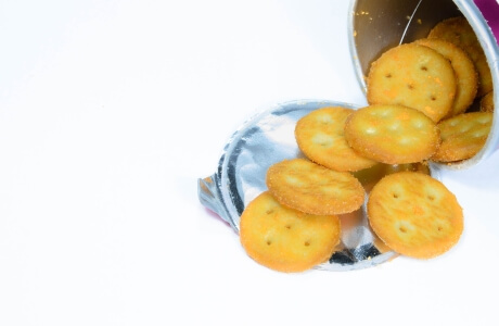 Cheese flavoured biscuits - mini cheddar style nutritional information