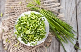 A bunch of chives, finely chopped (optional) nutritional information