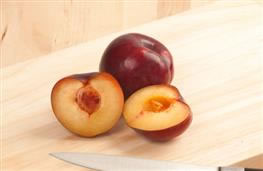 480g/6 plums, roughly chopped nutritional information