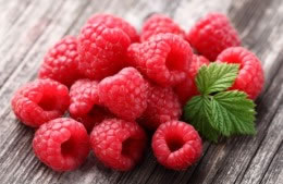 100g raspberries nutritional information