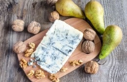 150g stilton or other hard blue cheese, crumbled nutritional information
