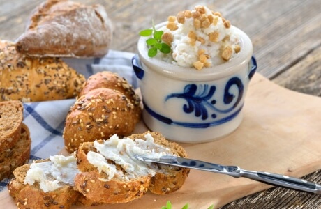 Austrian greaves lard spread recipe