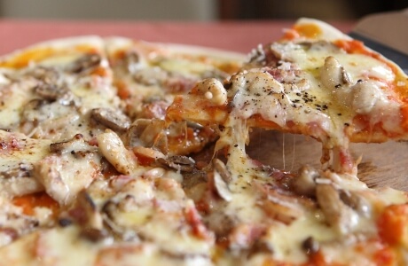 Gluten free ham and mushroom pizza recipe