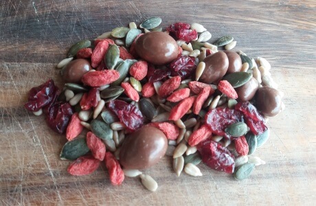 Mums nut seed & fruit mix recipe