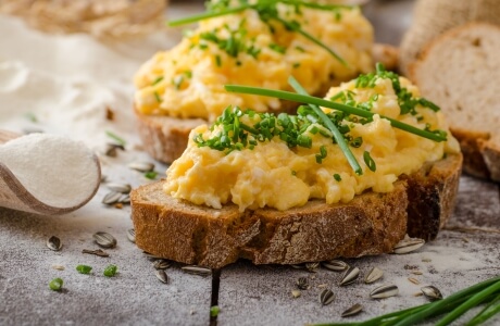 Scrambled eggs on toast & tea recipe