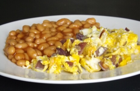 Scrambled eggs with baked beans recipe